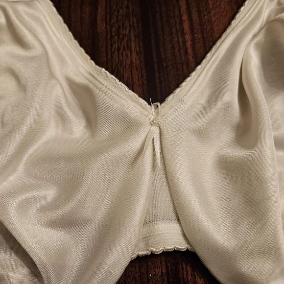 Wacoal 857109 Simple Shaping Minimizer Bra Size 42D White EUC - Picture 6 of 11
